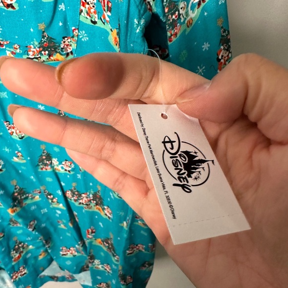 NEW! Mens Santa Mickey Mouse and Friends Holiday Woven Shirt - Picture 7 of 11
